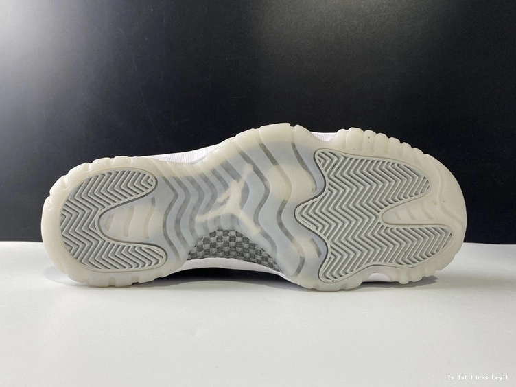 11  “25th  Jordan CT8012-011 Anniversary” Air 0420